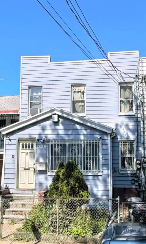 Primary Photo - 104-87 128th St