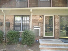 Building Photo - 181 Long Hill Rd