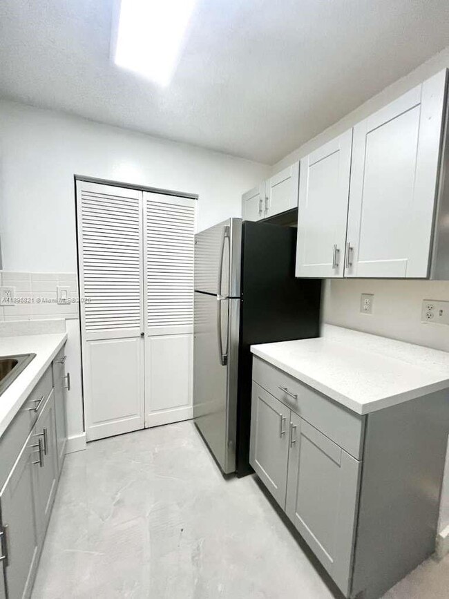 Foto del edificio - 20730 NE 4th Pl