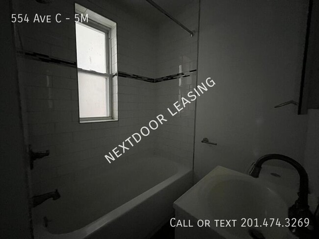 Building Photo - 554 Avenue C