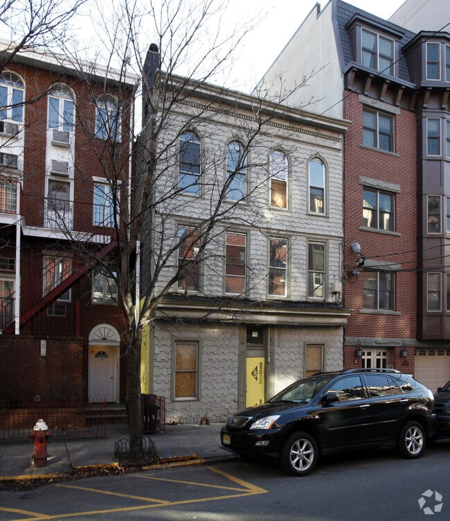 Foto del edificio - 115 Clinton St