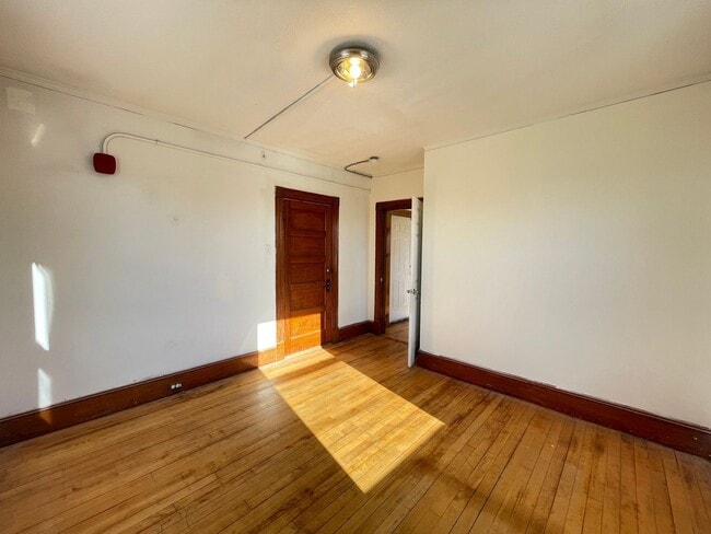 Building Photo - 457 Beech St