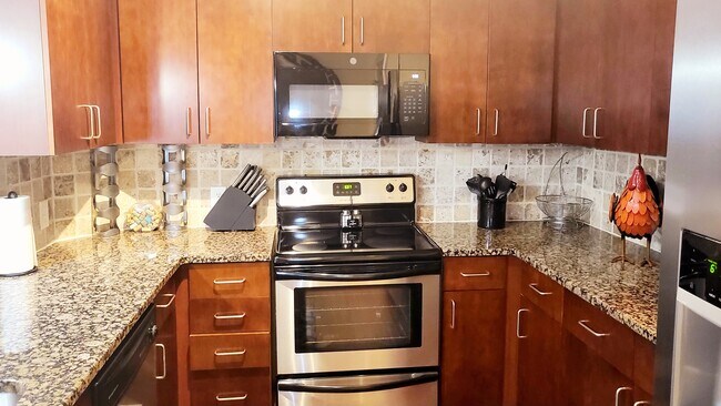 Foto del edificio - 898 Oak St SW