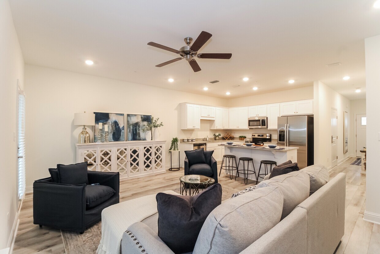 Foto principal - 107 Cabot Ln