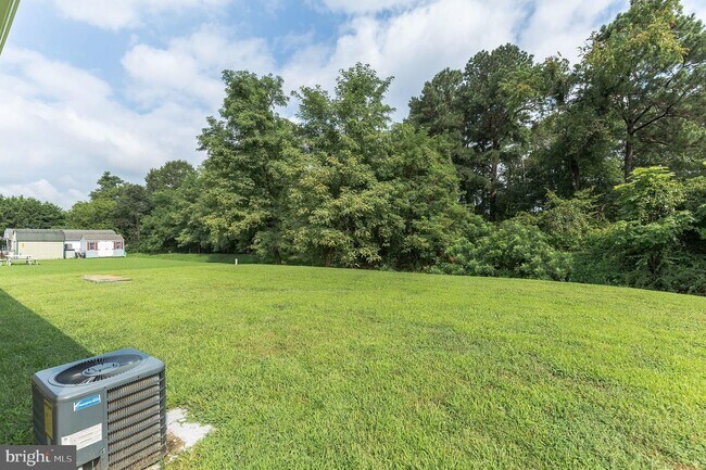 Building Photo - 6055 Dawn Dr