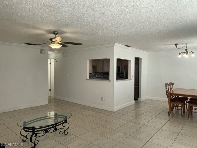 Foto del edificio - 6777 Winkler Rd