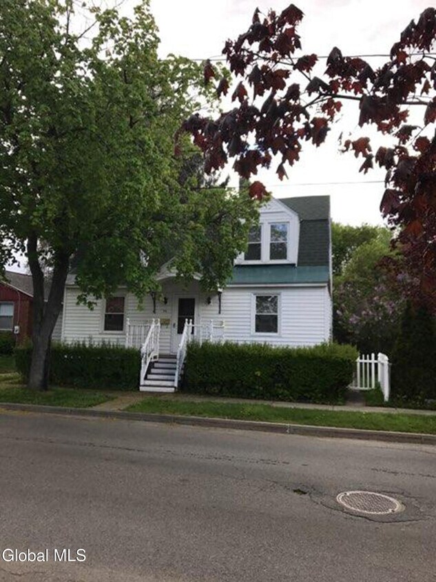 Foto principal - 52 Walnut St