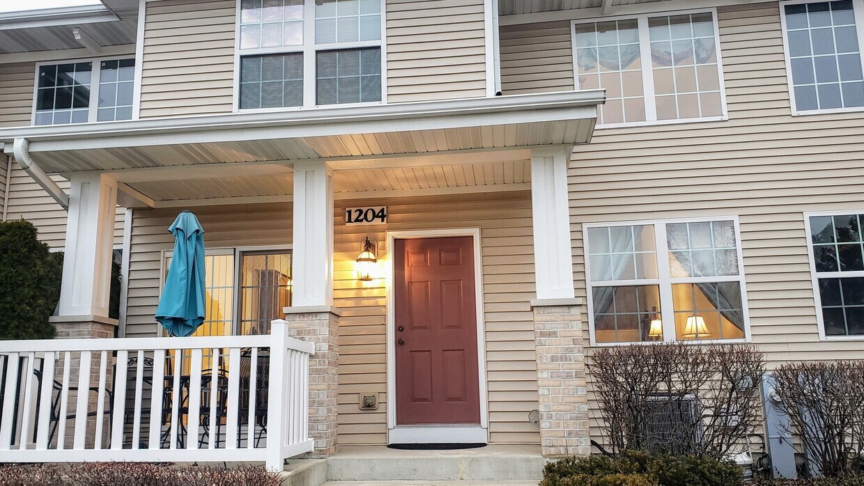 Primary Photo - 1204 Walnut Glen Dr
