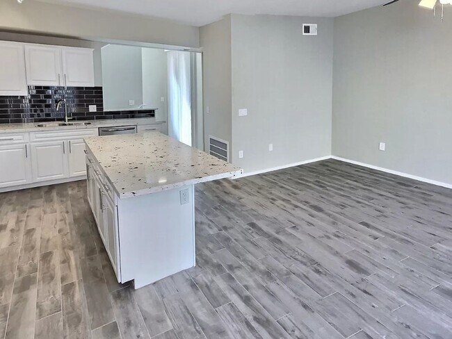 Foto del edificio - 18250 N Cave Creek Rd