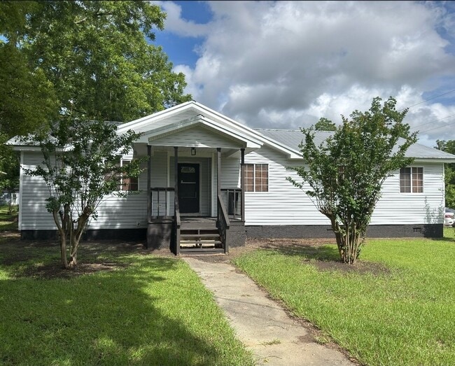Building Photo - 3109 Cabin St