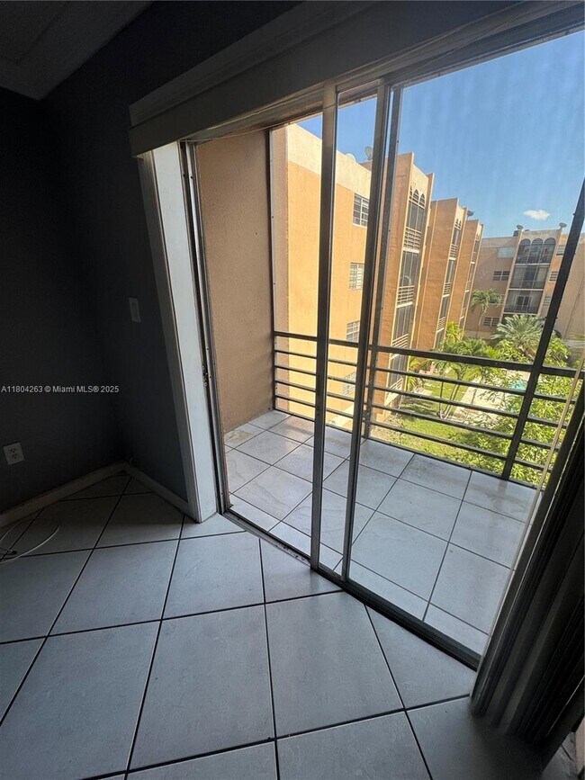 Foto del edificio - 4670 W 13th Ln