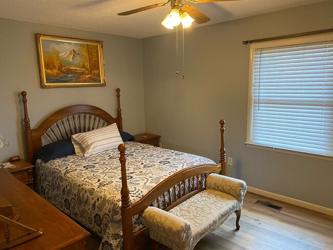 Foto del edificio - 203 Opal Ln