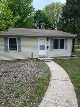 Building Photo - 206 E Lynwood Dr