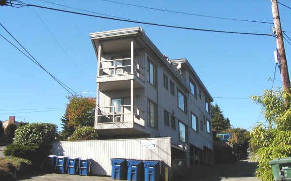 Building Photo - 650 W Bertona St