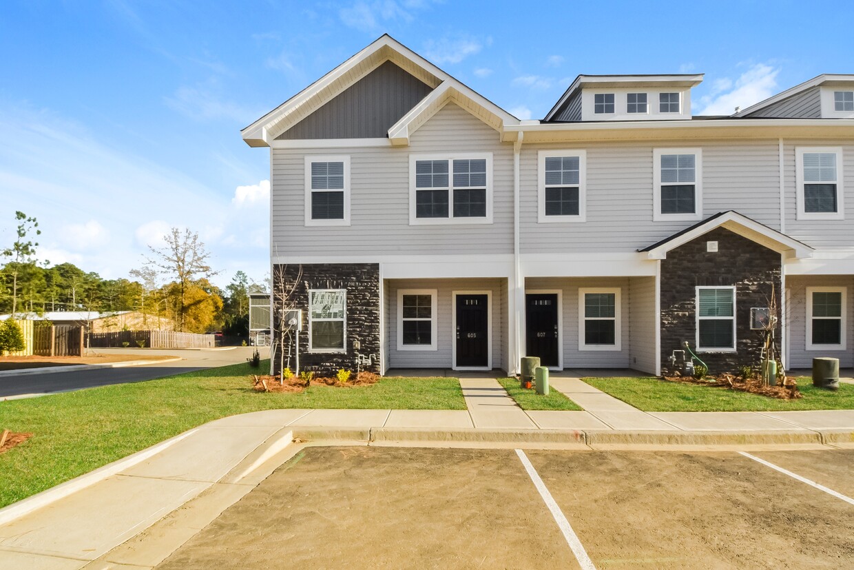 Foto principal - 605 Green Wigeon Rd