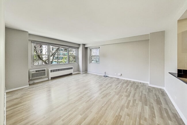 Foto del edificio - 2909 N Sheridan Rd