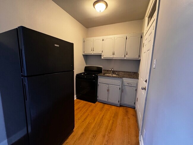 Building Photo - 7207 S Constance Ave