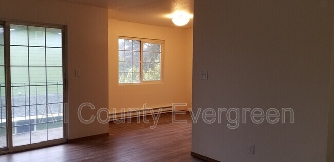 Foto del edificio - 2929 R St SE