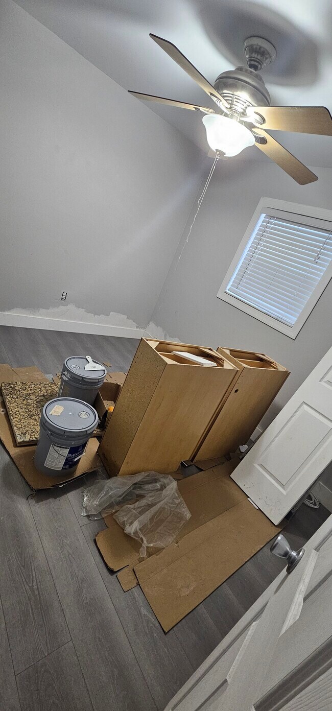 Building Photo - 1141 N 70th Way