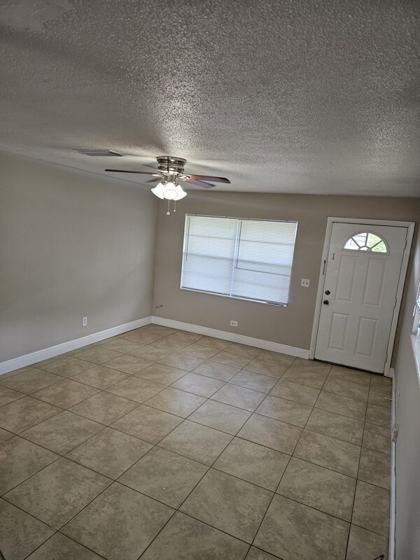 Foto del edificio - 2550 Stratford Dr