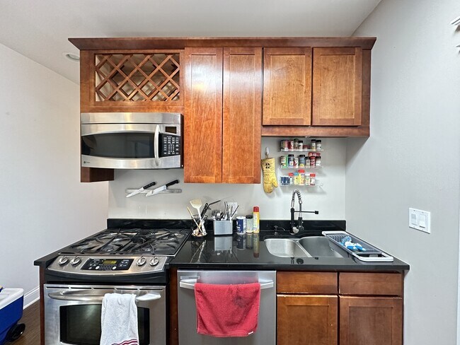 Foto del edificio - 2702 W Cortland St