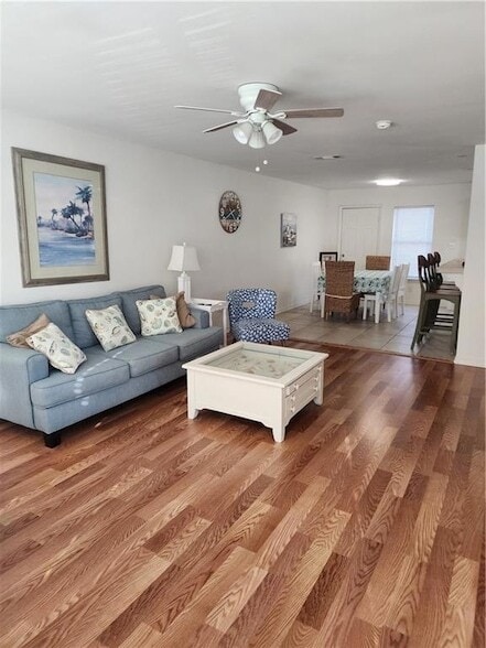 Foto del edificio - 870 Marina Dr