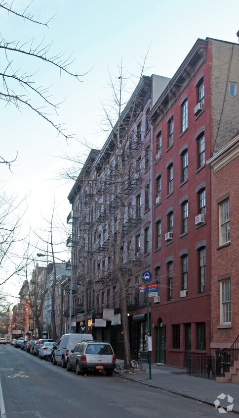 242 W 10th Street - 242 W 10th St