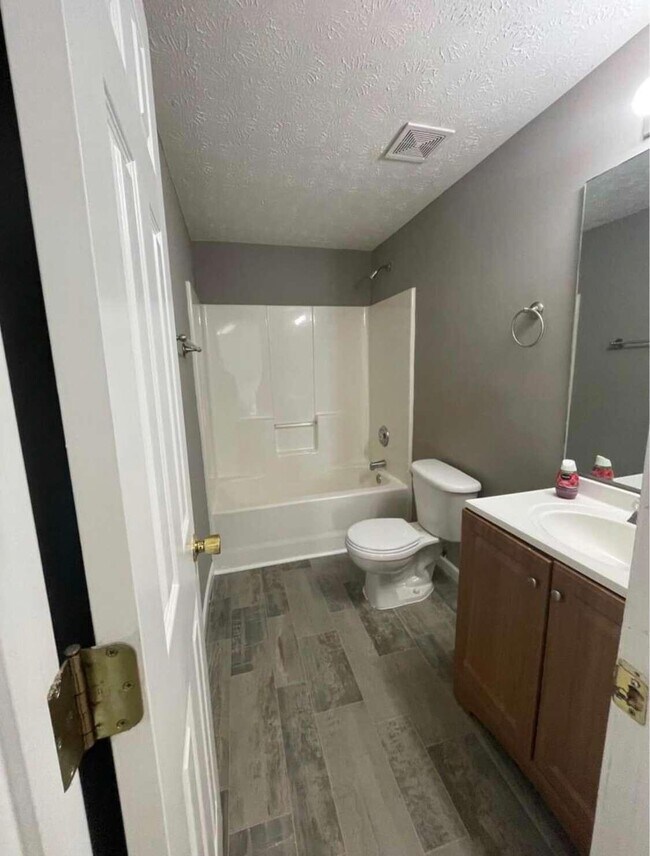 Building Photo - 536 Hickeria Way