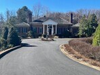 Foto principal - Spacious Inglecress home!