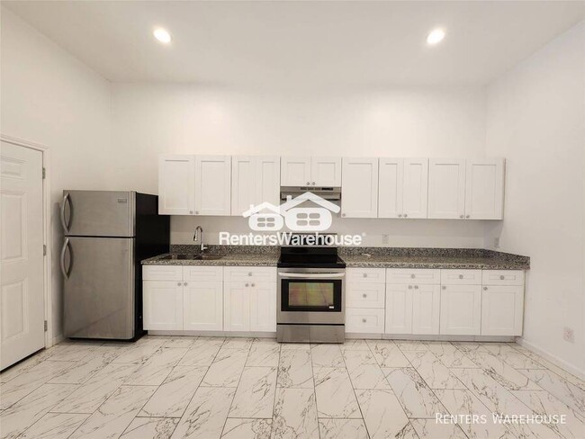 Foto del edificio - 5027 Creekmont Dr