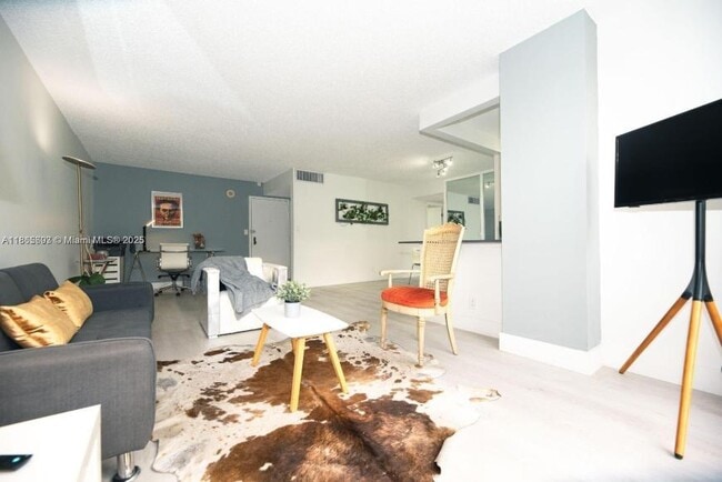 Foto del edificio - 2 bedroom in Sunny Isles Beach FL 33060