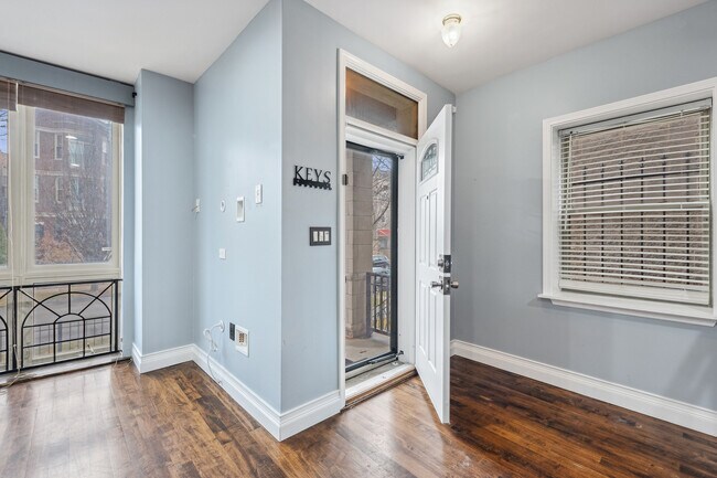 Building Photo - 4528 S St Lawrence Ave