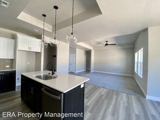 Foto del edificio - 3 br, 2 bath House - 140 N Strathmore Ln