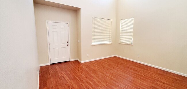 Building Photo - 1618 Fontanella Way