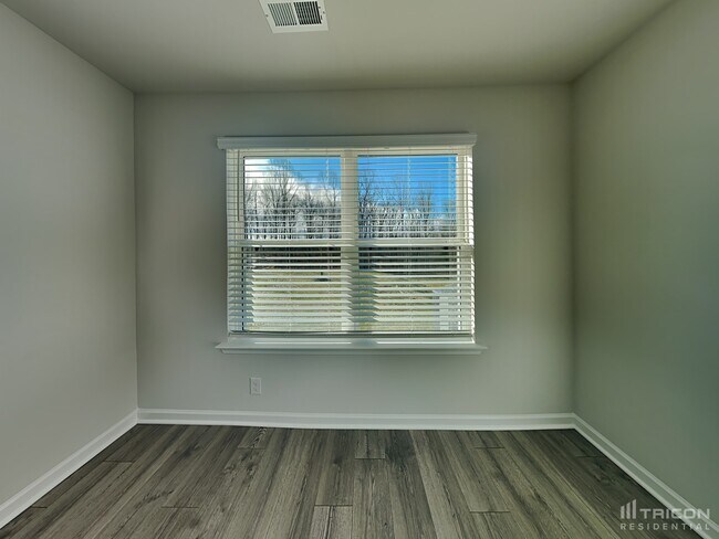 Building Photo - 123 Harvest Cir