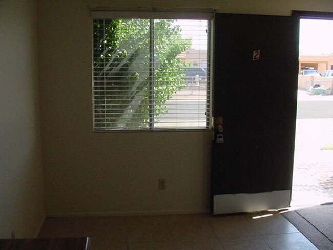 Foto del edificio - 1548 E 26th Ln
