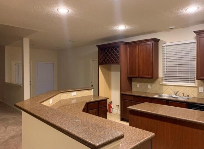Building Photo - 4005 E Timber Cut Ct