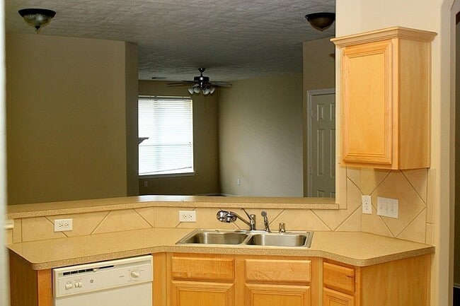 Foto del edificio - 6314 Bonnie Chase Ln