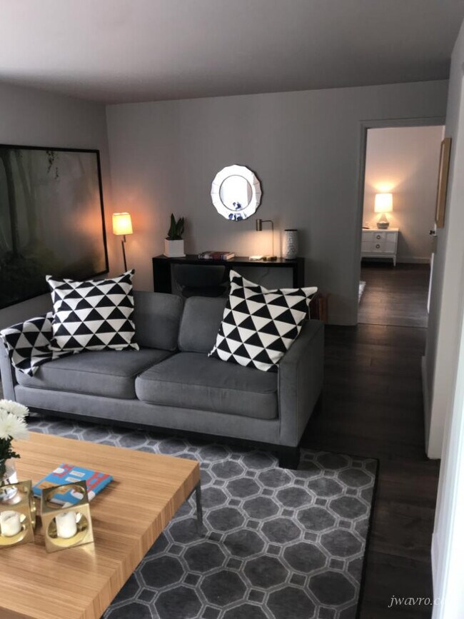 Foto del edificio - 89 Roosevelt Way