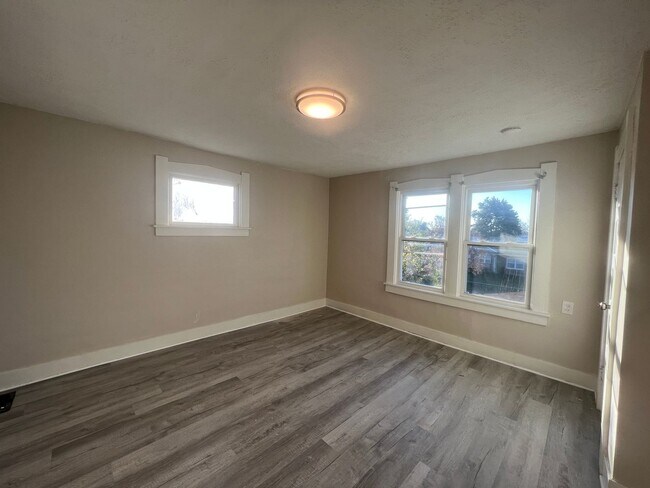 Foto del edificio - 898-900 E 13th Ave