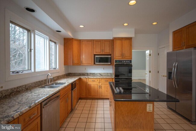 Foto del edificio - 9700 Grenadier Ct