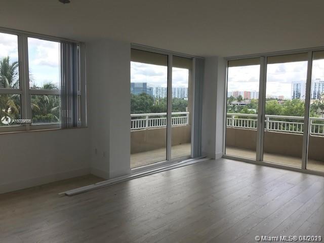 Foto del edificio - 19501 E Country Club Dr