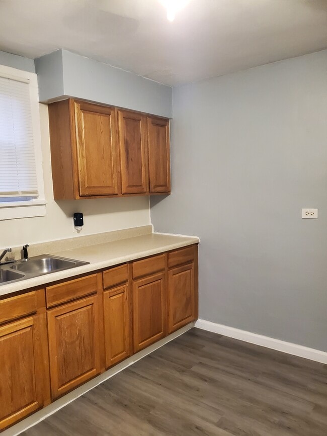 Kitchen - 417 N 17th St