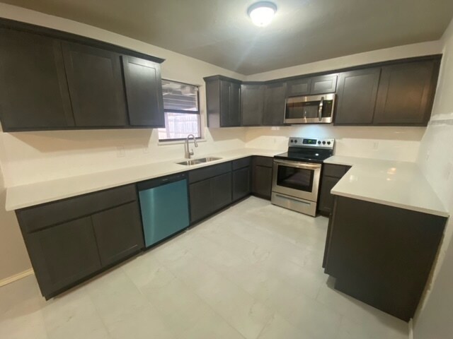 Foto del edificio - 12501 Pine Bluff Dr