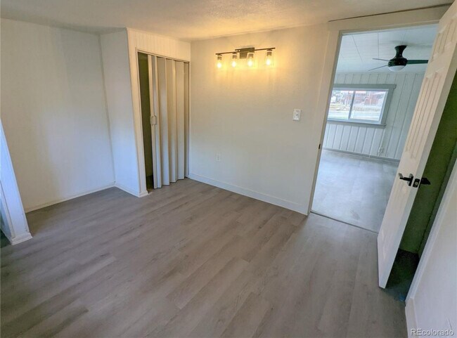 Foto del edificio - 404 S Scott Ave