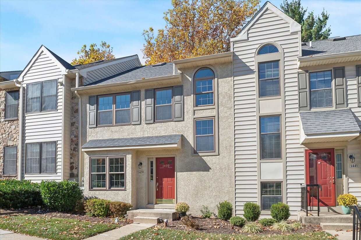 Available mid February - Fully Renovated 3B/2.5B Townhome in West Chester! - Available mid February - Fully Renovated 3B/2.5B Townhome in West Chester!