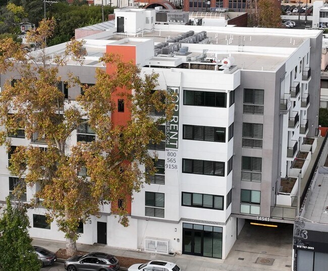 Foto del interior - 14541 Gilmore St Apartments
