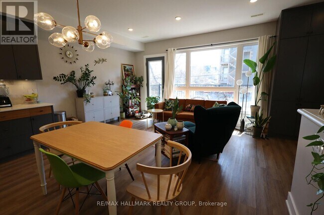 Photo du bâtiment - 304 Elmgrove Ave