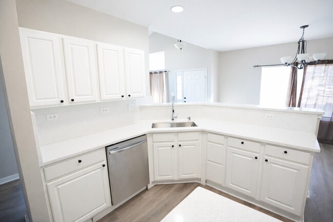 Building Photo - 1037 Park Hill Cir