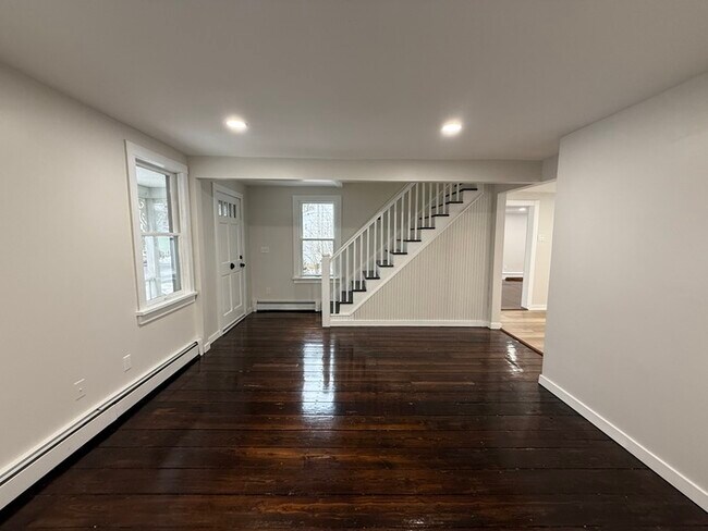 Foto del edificio - 92 Fairview Ave